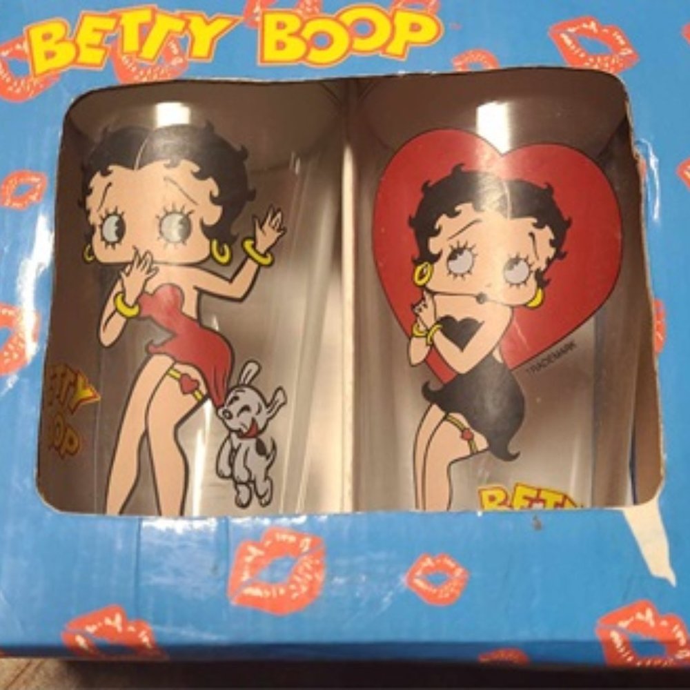 RARE 2010 Betty Boop 2)Piece Pub Glass Set